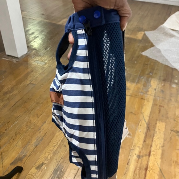 Coodia Legs Out Open Fronf Dog carrier - Picture 2 of 5